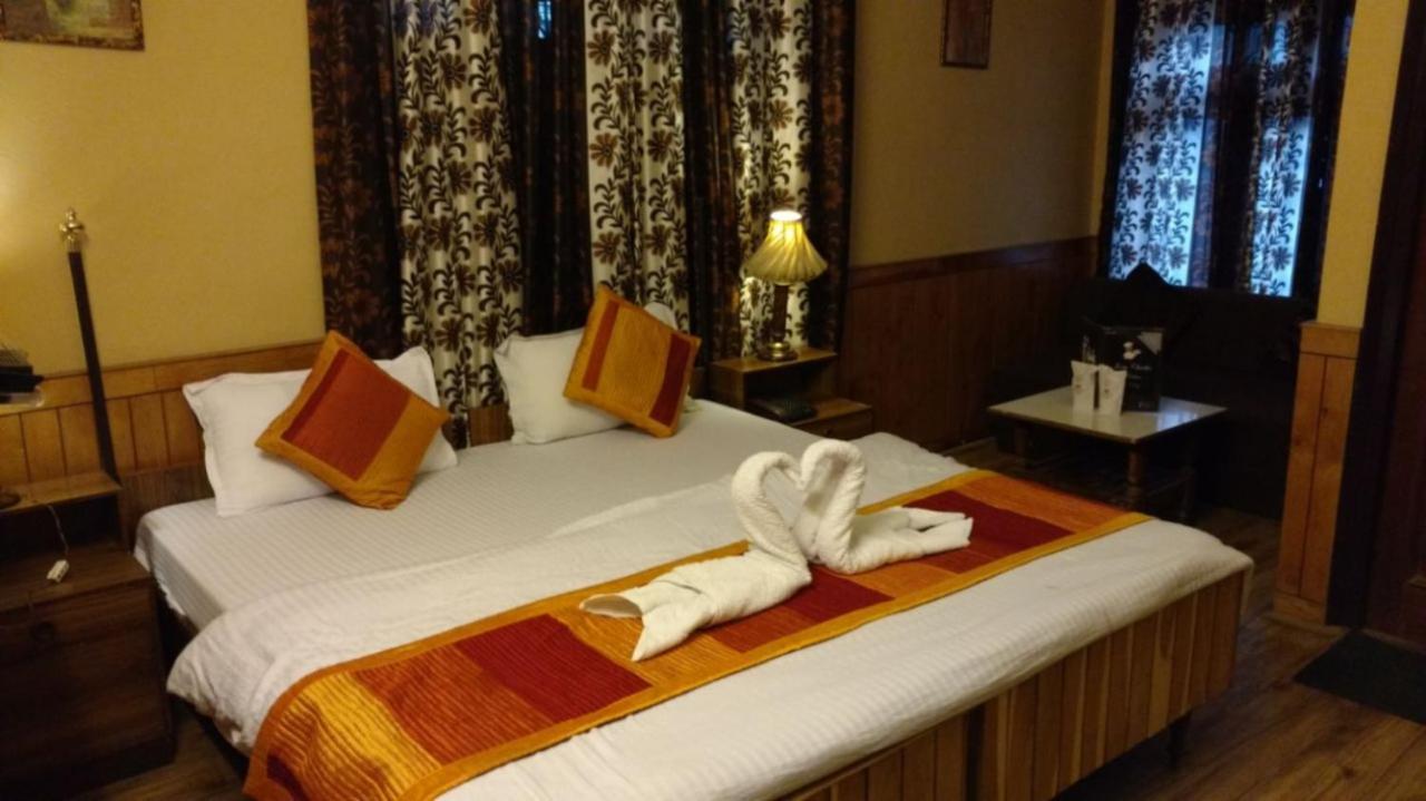 Goroomgo Ankur Lake View Mall Road Nainital - Prime Location With Luxury Room Eksteriør billede